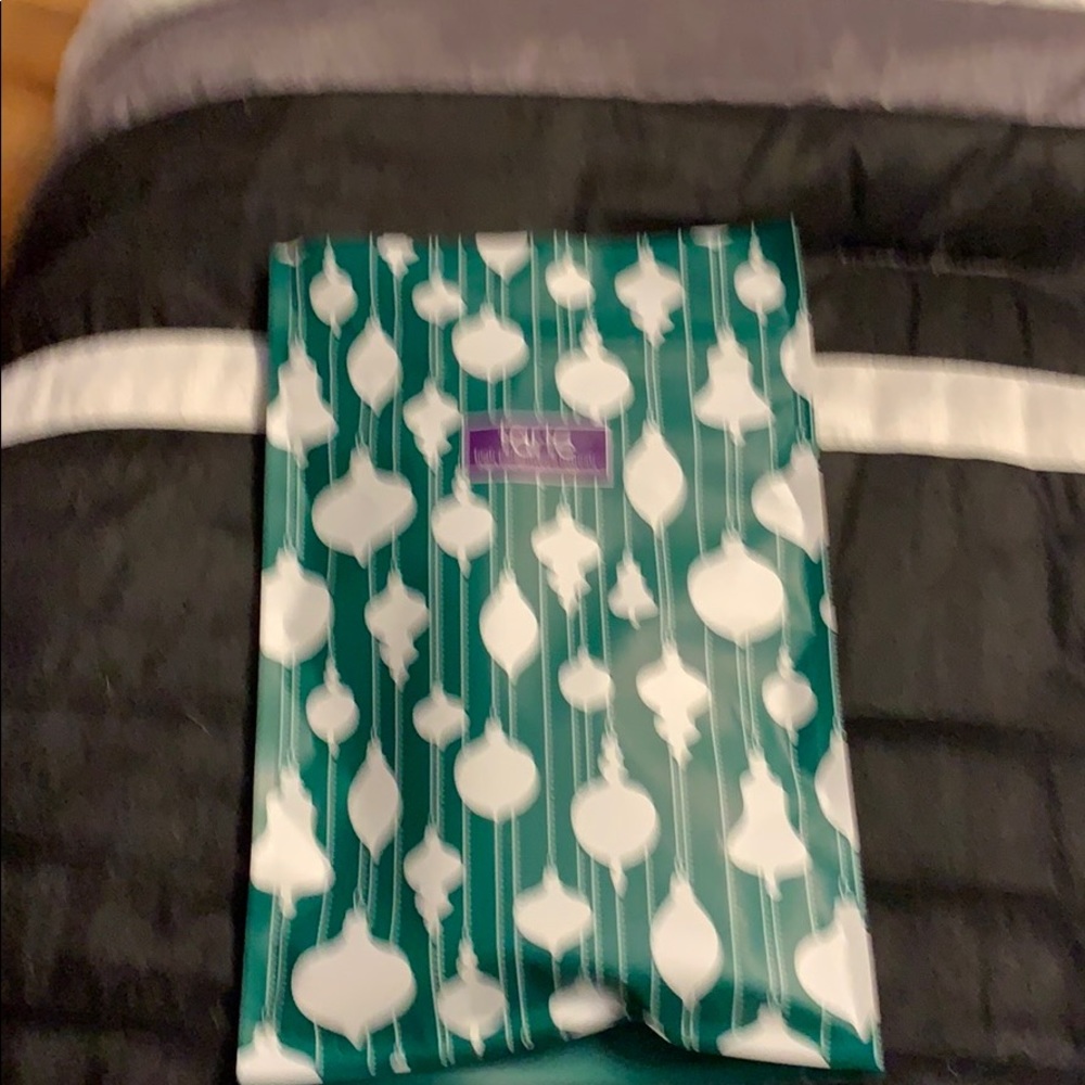 Set of 2 Tarte Gift Bags Mascara,eyes, brow & lip